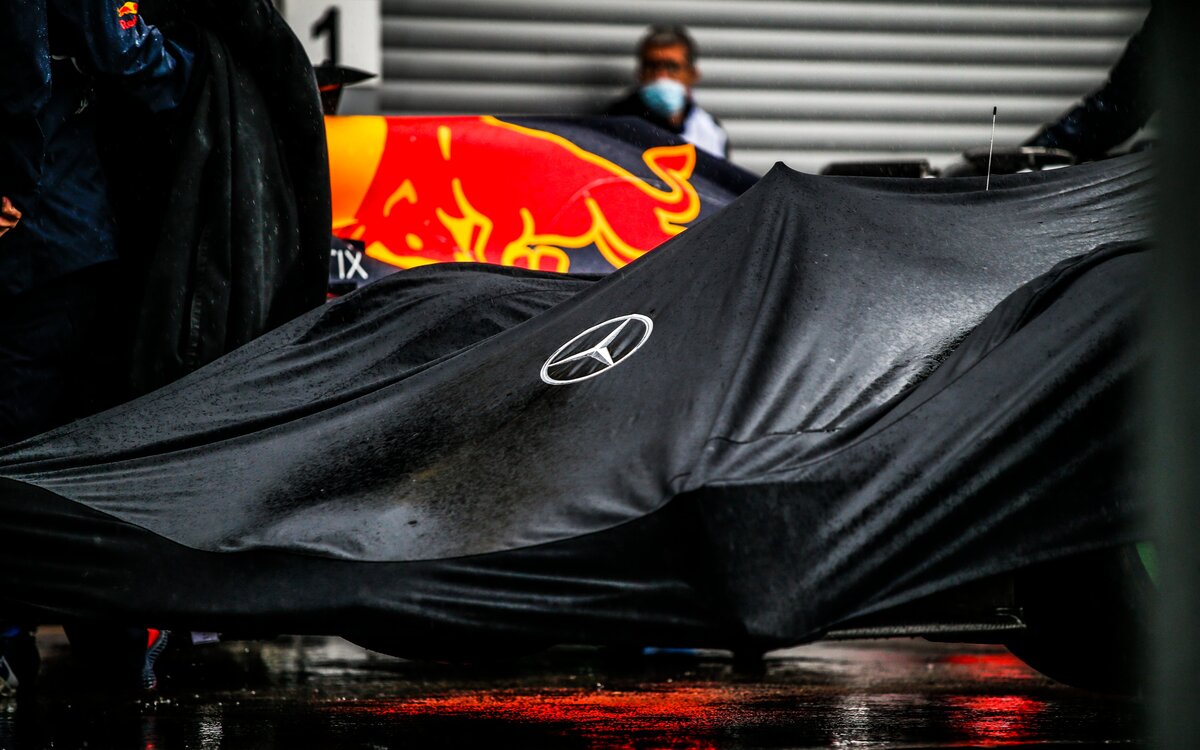 Mercedes sa dohodol s Red Bullom Hodgkinson začne pracovať už v máji