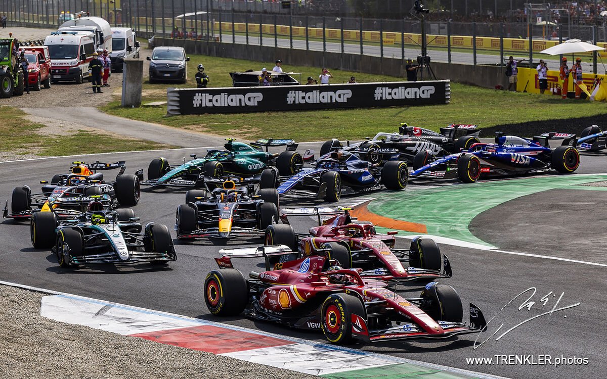 Charles Leclerc a Carlos Sainz po štarte VC Talianska 2024