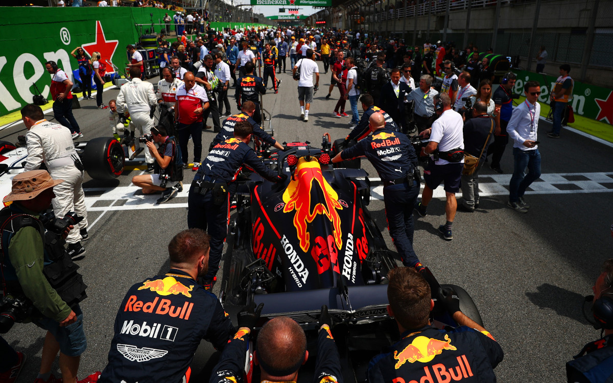 Max Verstappen na štarte VC Brazílie 2019