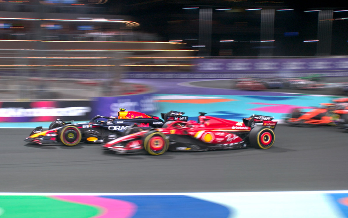 Sergio Pérez a Charles Leclerc