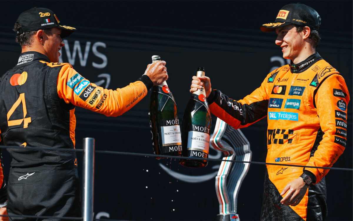 Lando Norris a Oscar Piastri so šampanským