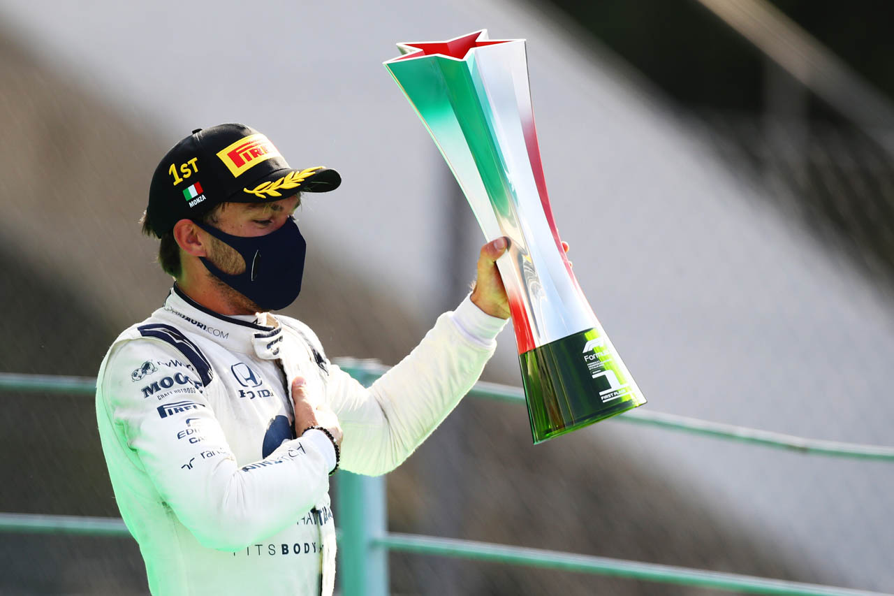 Pierre Gasly s talianskou trofejou