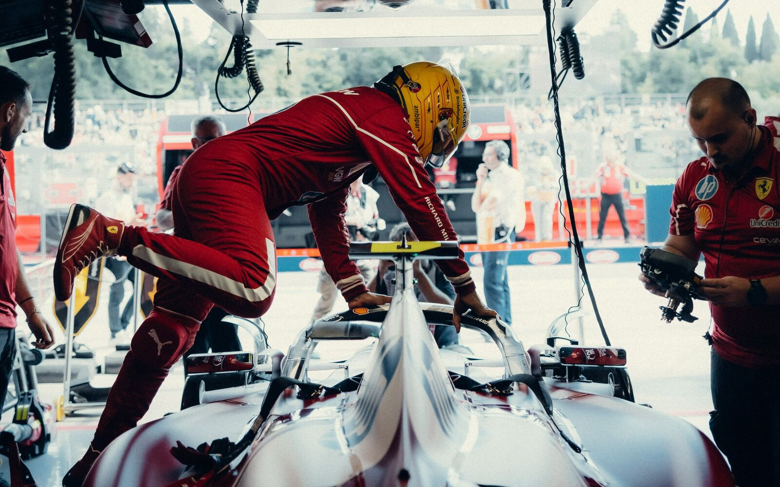 ハミルトンは彼のフェラーリSF-25で共通言語を見つけました：私は雑誌F1を叫びたくありません