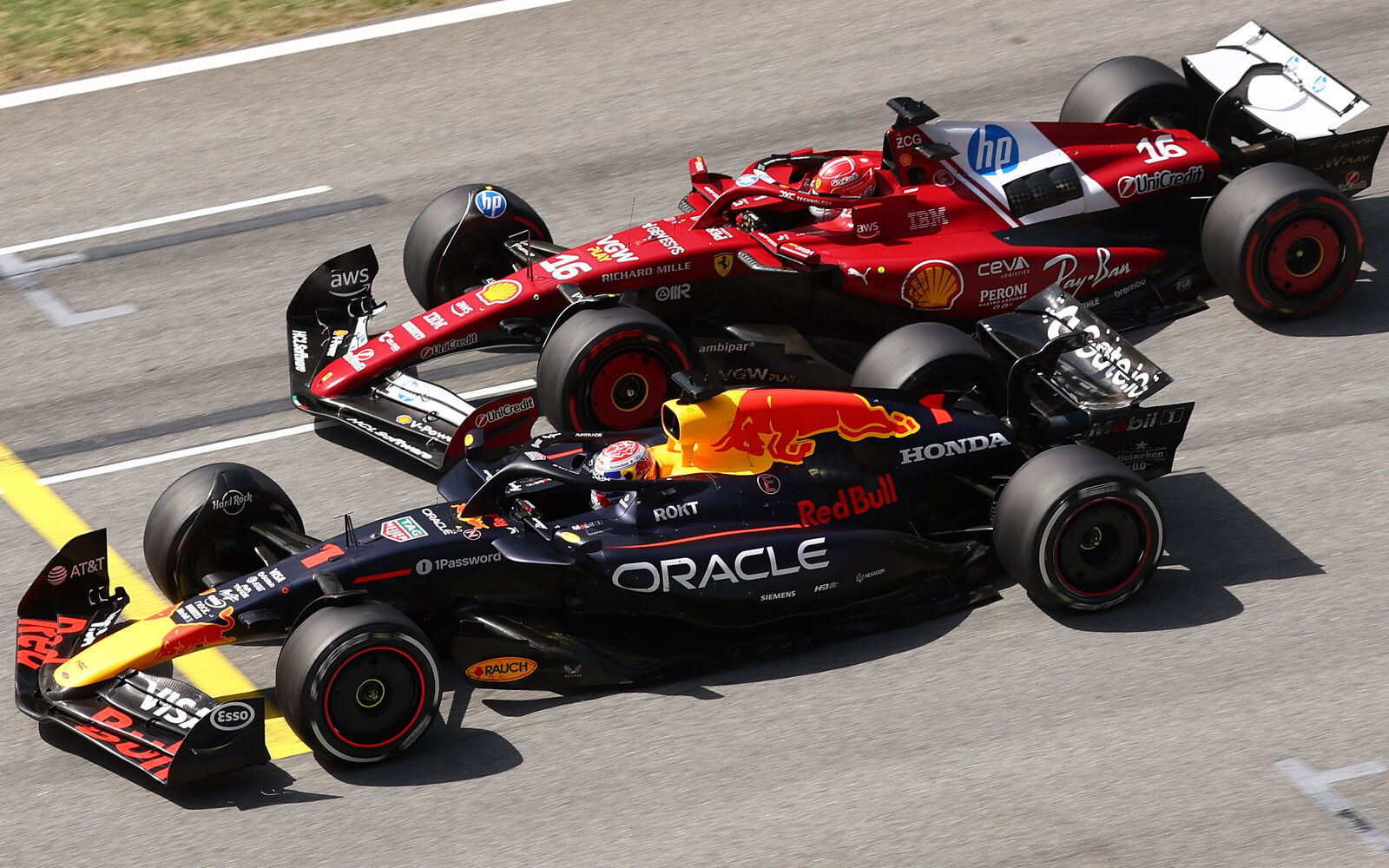 Max Verstappen a Charles Leclerc